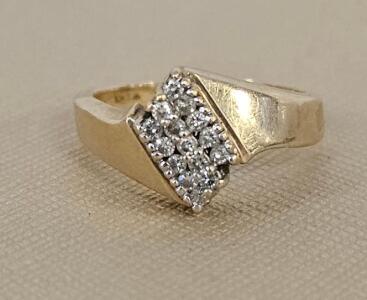 10KT Yellow Gold Men's Diamond Cluster Ring, Rectangular 10-Stone, Diagonal Design