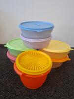 Large Lot Kitchen Food Storage Containers, Mixing Bowls & Plates &ndash; Plastic, Glass & Ceramic, 27 Pieces Tupperware and Pyrex brands - 3