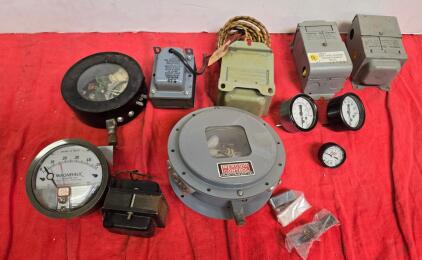 Lot of GE/Triad Transformers & Dwyer Magnehelic/Marsh Pressure Gauges 0-300 psi 240/480V