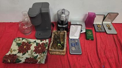 Kuwait Liberation Medal (Saudi Arabia) with Original Ribbon Bar and Presentation Case, coffee machine and various kitchen ware