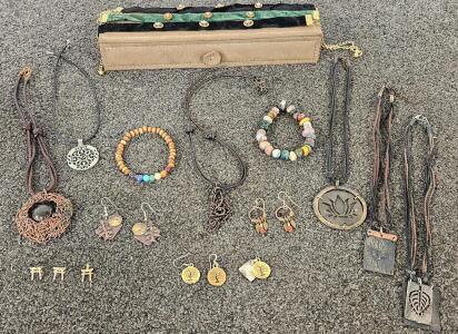 Bohemian Jewelry Lot: 9 Necklaces, 2 Bracelets, 4 Earrings, Display Box, Nature Motifs