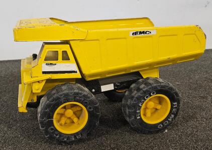 Vintage 1986 REMCO Earthmover Dump Truck, 15" Pressed Steel, Yellow
