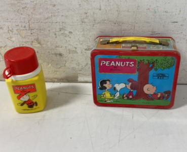 Vintage Peanuts Lunchbox with Thermos Bottle