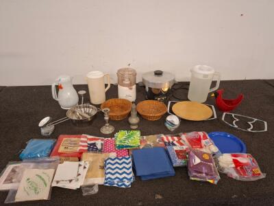 Vintage Hamilton Beach Emmie Food Processor, * both powered on) Westinghouse Cooker, Party Supplies & Kitchen Lot. ( shelf D)