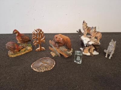 Wildlife Figurine Collection &ndash; Hand-Painted Resin Wolves, Bear, Birds, Signed Agate Plate, Glass Bear. ( shelf K)