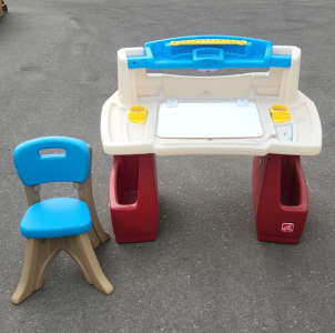 Step 2 Children's Deluxe Art Master Desk