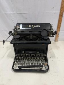 L.C. Smith 12 Manual Typewriter, Black, QWERTY, Made in USA, Tabulator & Margin Release