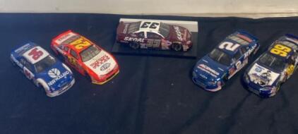 Action 1:24 NASCAR Diecast Lot &ndash; Jeff Gordon, Earnhardt Jr., Skoal, New Holland, Aaron&rsquo;s