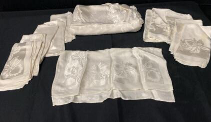 Vintage Damask Tablecloth & Napkin Set, Floral Pattern, Mid-20th Century, Japan