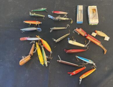 Vintage Fishing Lure Lot, Helin&rsquo;s Flatfish X4-RFL, Bob Lindner&rsquo;s, 23 Mixed Crankbaits & Plugs, Boxed