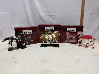 The Trail of Painted Ponies Collectible Figurines &ndash; Ebony in Harmony, Holiday Patchwork, Holiday Square