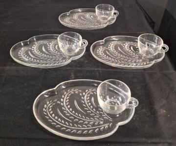 (1) Vintage 8-Piece 1950's Federal Glass Hospitality Snack Set In Original Box