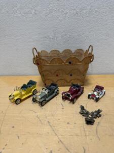 Set of 2 Vintage 1:43 Diecast Model Touring Cars, 2 Plastic Cars Decorative Brass Wire Basket, Bronze Frog Figurine