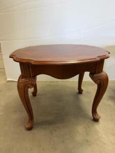 Queen Anne Style Side Table, Scalloped Top, Cabriole Legs, 26"x22"x21", Vintage Wood Finish