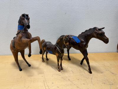 Vintage Leather-Wrapped Horse Figurines &ndash; Set of 2, Detailed Saddles & Bridles, Mid-20th Century