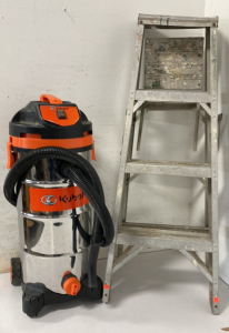 Kubota Shop Vacuum & 4ft Ladder