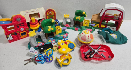 Fisher-Price Lot: Little People Treehouse, Barn, Stacking Rings, Shape Sorter & Accessories