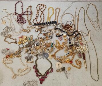 Large Mixed Costume Jewelry Lot &ndash; Necklaces, Bracelets, Brooches, Earrings, Faux Pearls