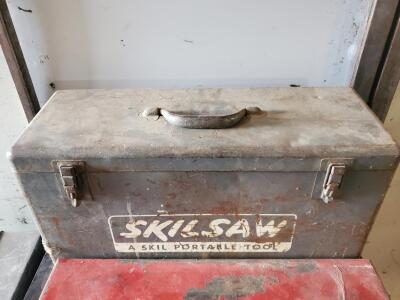 ( OFFSITE) Vintage Skil Model 77 Worm Drive Circular Saw, 7-1/4" Blade, w/ Metal Carry Case, 15A 120V