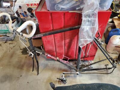 (OFFSITE)Trek 1400 Aluminum Road Bike Frame, Black with Pink Branding, Shimano RX100 2x7-Speed