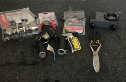 (1) Oregon 20” Chainsaw Chain (1) Orbit Sprinkler Controller (2) Orbit Multi Function Hose Nozzles (1) Arrow Eyelet Pliers (1) Kwikset Door Knob (1) Fiskars Trimmers