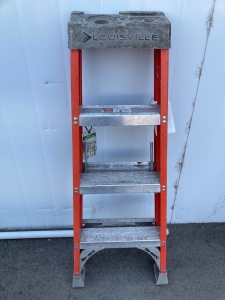 Louiseville 4” Ladder