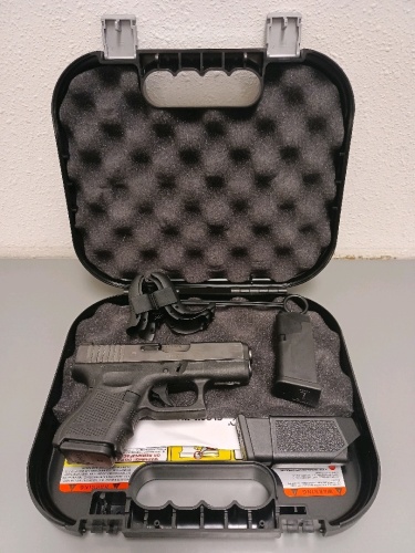 Glock 27 .40 Semi Auto Pistol -- BEUY324