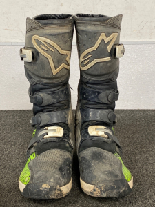 Pair of Size 15 Alpinestars Riding Boots