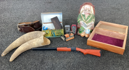 Assorted Small Collectibles