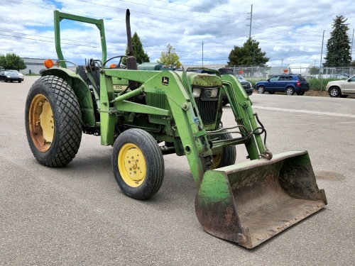 John Deere 950 Tractor w/ Loader