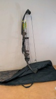 Compound Bow w/Quiver & Soft Cloth Camo Case