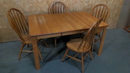 Oak Dining Table w/(4) Chairs & 18" Leaf