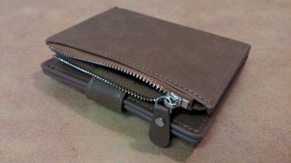 NEW CarrKen Women's Leather Wallet