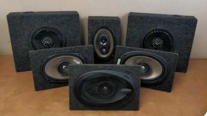 Set of Pioneer & R/T Speakers