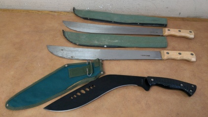 Kukri 19" Machete & (2) 23" Straight Machetes w/Cloth Sheaths