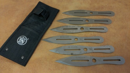 Bullseye Throwing Knife Set w/Sheath