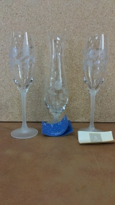 New Avon Crystal Hummingbird Champagne Flutes & Bud Vase