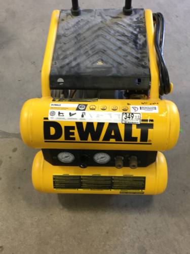 DeWalt (4) Gallon Air Compressor