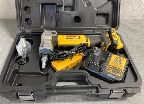 Dewalt 3/8-1” Pex Expander DCE400 with Battery, Charger, Grease and Hard Case
