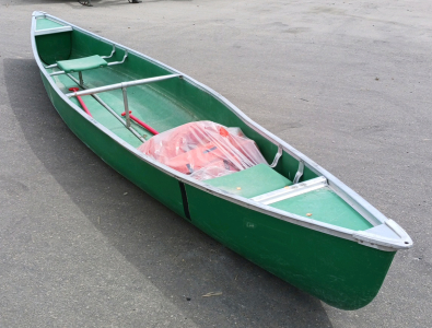 17 ft. Canoe with Oars and Life Vests