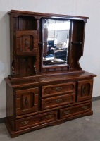 2-Piece Elegant Hutch Buffet