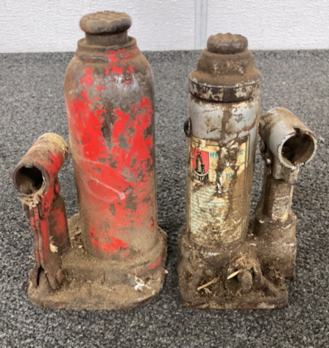 (2) Bottle Hydraulic Jacks