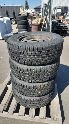 Radial Snow Groove Tires (4)