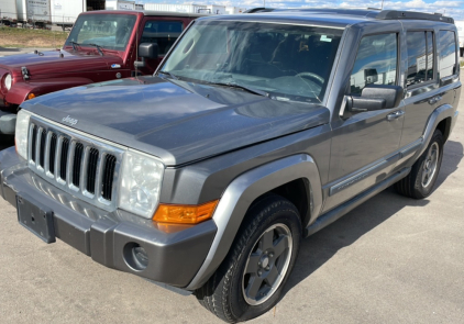 2008 Jeep Commander - AWD!