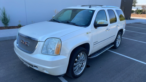 2010 GMC Yukon Denali Hybrid - 4x4!