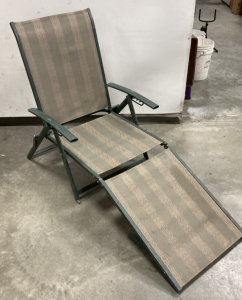 Reclining Lawn Chair