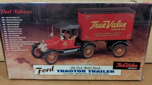 Ertl 1918 Ford Tractor Trailer 1/25 Bank