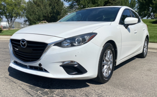 2014 Mazda 3 - Sunroof - Clean!