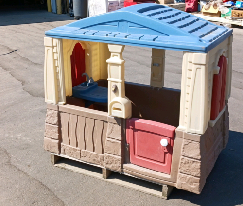 Plastic Childrens Play House