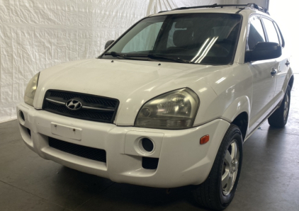 2005 Hyundai Tucson - Economical 4x4!